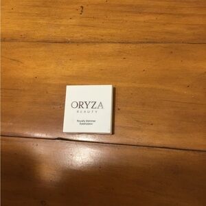Oryza Beauty Royalty Shimmer Eyeshadow